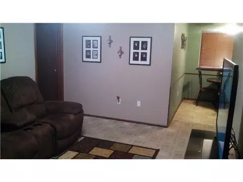 833 Gale, Moore, OK 73160 photo 5