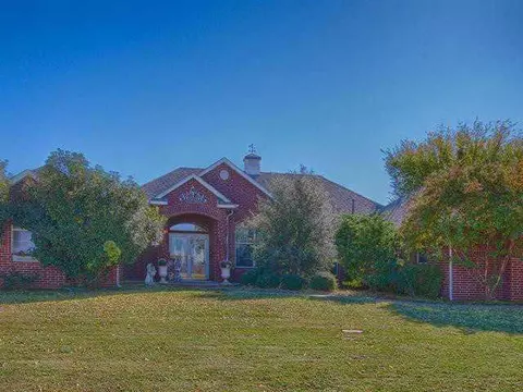 4104 Frontier Ln, Tuttle, OK 73089 photo 1