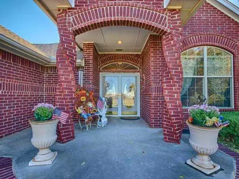 4104 Frontier Ln, Tuttle, OK 73089 photo 2