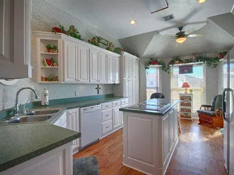 4104 Frontier Ln, Tuttle, OK 73089 photo 8