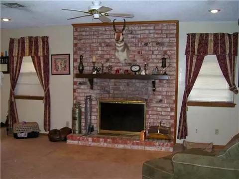 302 Brookside Dr, Guthrie, OK 73044 photo 3