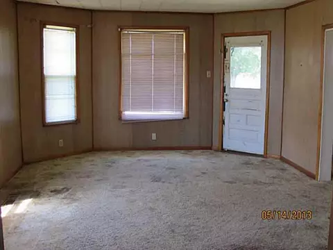 716 W Broadway, Mcloud, OK 74851 photo 2
