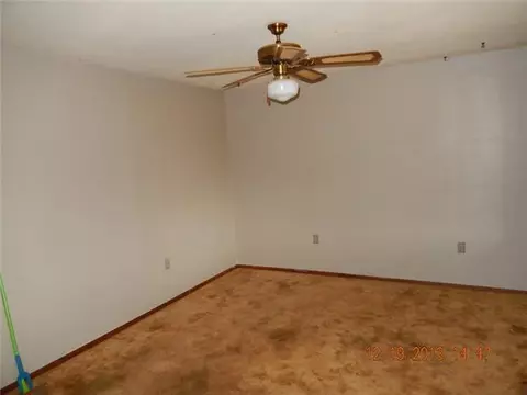 2113 E Fox Ln, Newcastle, OK 73065 photo 4