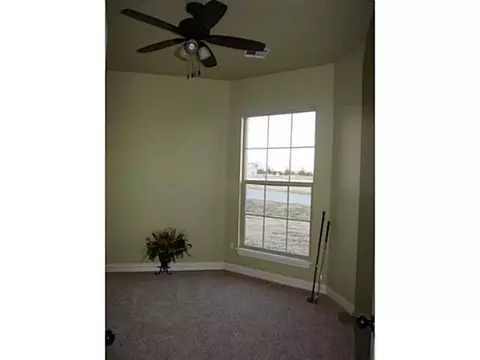 282 Kusek Cir, Harrah, OK 73045 photo 12