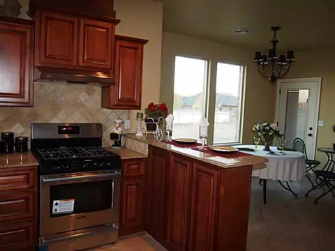 282 Kusek Cir, Harrah, OK 73045 photo 3