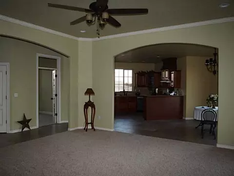 282 Kusek Cir, Harrah, OK 73045 photo 6