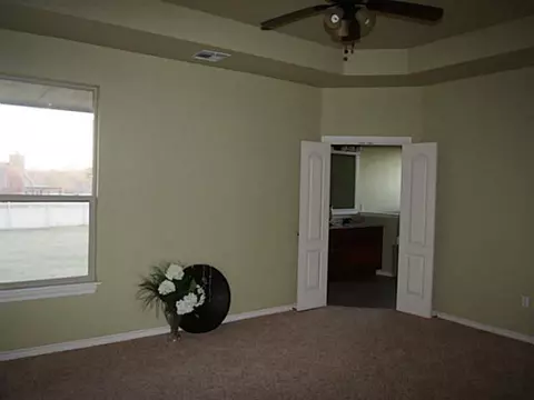 282 Kusek Cir, Harrah, OK 73045 photo 8