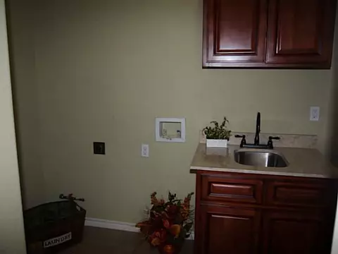 282 Kusek Cir, Harrah, OK 73045 photo 14
