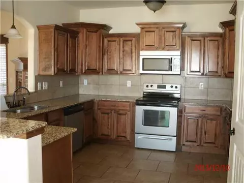708 Arrowhead Dr, Tuttle, OK 73089 photo 3