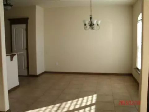 708 Arrowhead Dr, Tuttle, OK 73089 photo 4