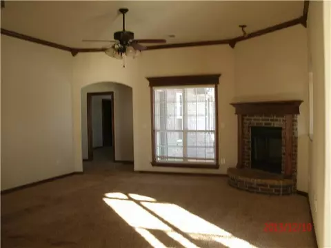 708 Arrowhead Dr, Tuttle, OK 73089 photo 2