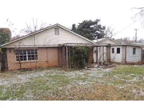 208 SW 3rd St, Tuttle, OK 73089 photo 12
