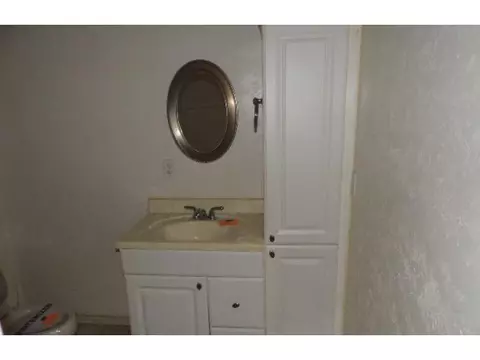 208 SW 3rd St, Tuttle, OK 73089 photo 5