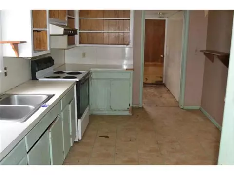 218 S 4th St, Mcloud, OK 74851 photo 3