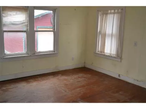 218 S 4th St, Mcloud, OK 74851 photo 6