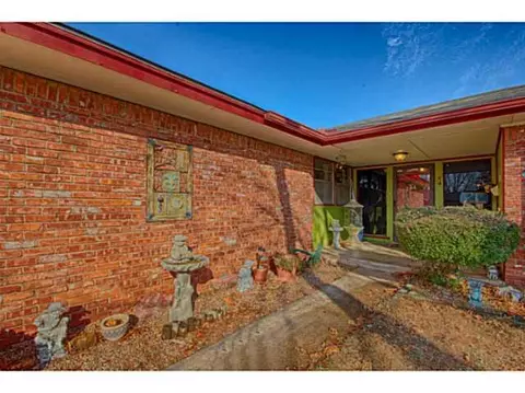 3004 N Thompkins Ave, Bethany, OK 73008 photo 2