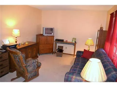 3 Rustic Oak Dr, Shawnee, OK 74804 photo 4