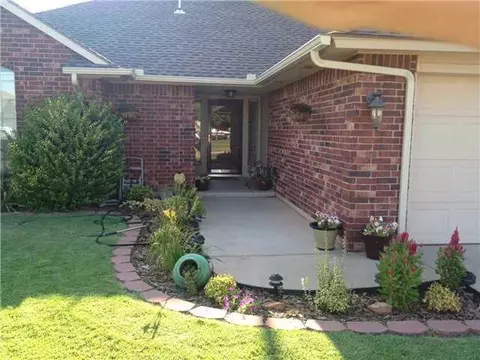 9413 Button Ave, Moore, OK 73160 photo 2