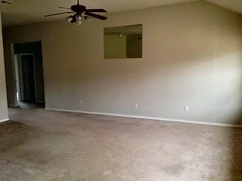 4024 Queens Dr, Moore, OK 73160 photo 9