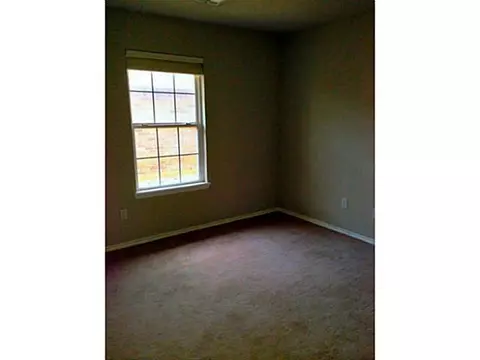 4024 Queens Dr, Moore, OK 73160 photo 11