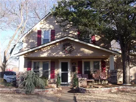 300 E Ayers St, Edmond, OK 73034 photo 1
