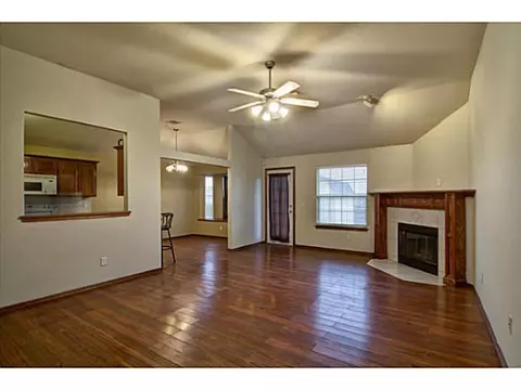 4025 Madison Ave, Moore, OK 73160 photo 2