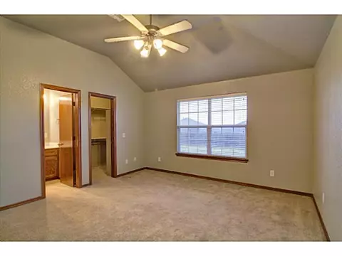 4025 Madison Ave, Moore, OK 73160 photo 4