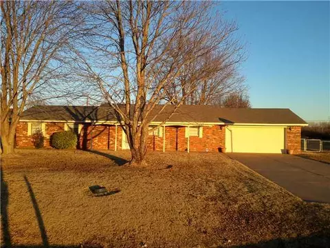 606 S Pine St, Crescent, OK 73028 photo 1