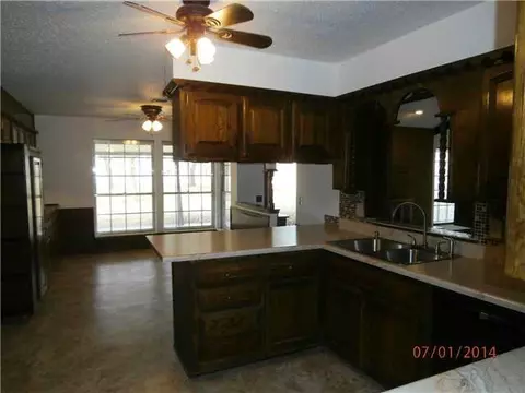 421 Brookside Ter, Moore, OK 73160 photo 4