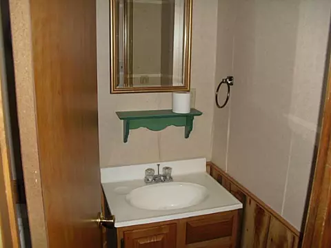 618 E Walnut St, Tecumseh, OK 74873 photo 2