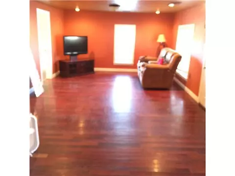8 W Main St, Tuttle, OK 73089 photo 3