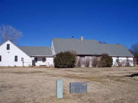 2406 Eugene Dr, Shawnee, OK 74804 photo 1