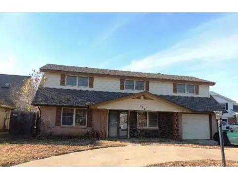 127 Brookside Dr, Moore, OK 73160 photo 1