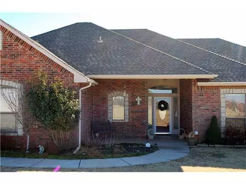 1663 Twin Spires Trl, Guthrie, OK 73044 photo 1