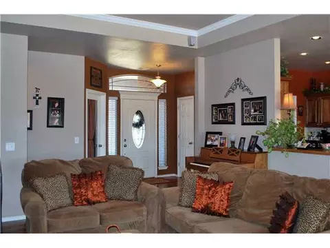 1663 Twin Spires Trl, Guthrie, OK 73044 photo 3