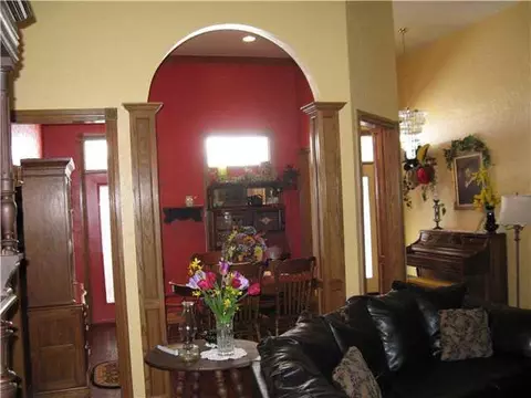 10 E Cedar Dr, Tuttle, OK 73089 photo 5