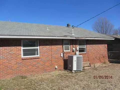 216 E 29th St, Edmond, OK 73013 photo 2