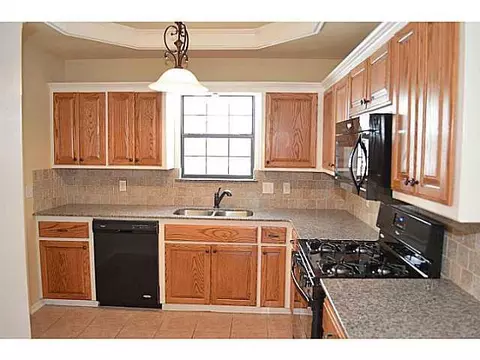 1412 Ridgeway Dr, Moore, OK 73160 photo 5