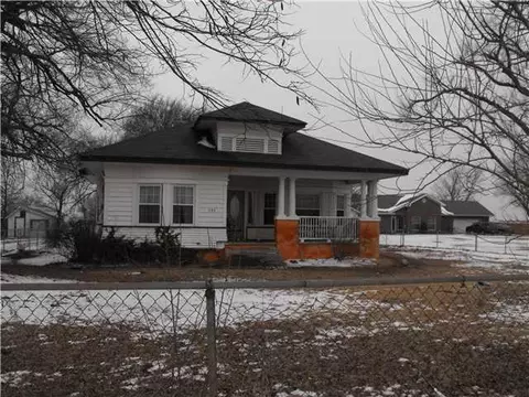797 NW 3rd St, Minco, OK 73059 photo 1