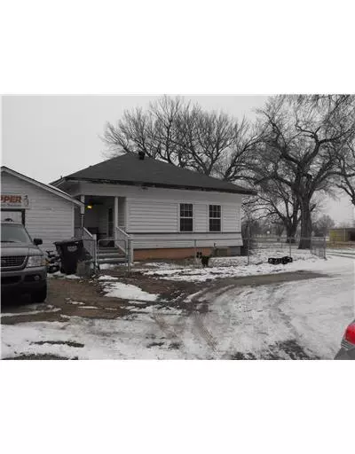 797 NW 3rd St, Minco, OK 73059 photo 2