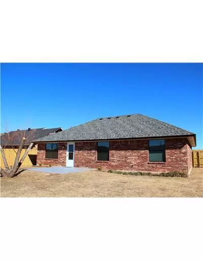 1413 Ridgeway Dr, Moore, OK 73160 photo 3