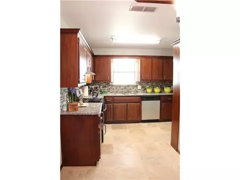 1413 Ridgeway Dr, Moore, OK 73160 photo 8