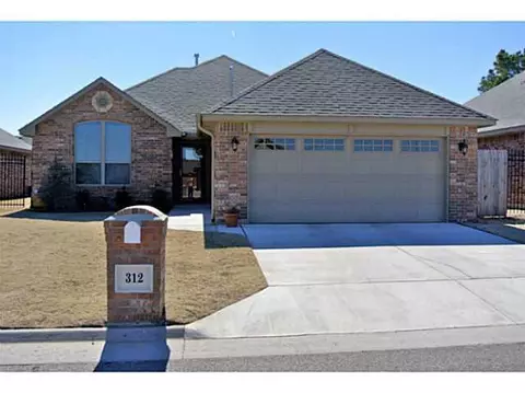 312 Falling Leaf Ter, Moore, OK 73160 photo 1