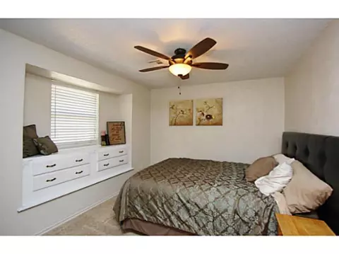 1004 SW 3rd St, Moore, OK 73160 photo 9
