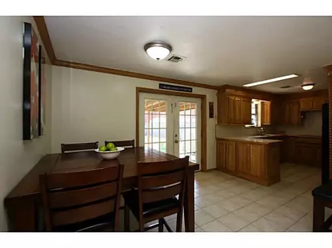 1004 SW 3rd St, Moore, OK 73160 photo 6