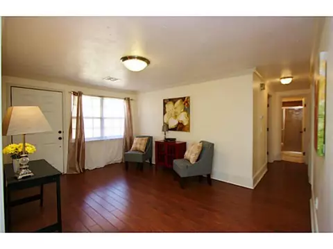 1004 SW 3rd St, Moore, OK 73160 photo 4