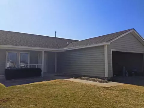 820 Eric Cir, Moore, OK 73160 photo 2
