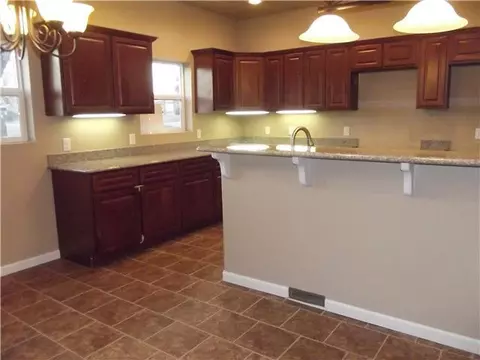 402 E Vilas Ave, Guthrie, OK 73044 photo 5