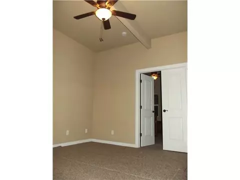 402 E Vilas Ave, Guthrie, OK 73044 photo 8