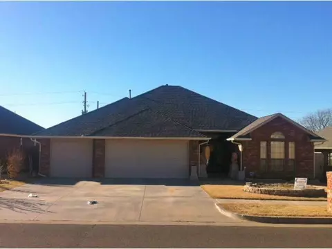 513 Kelsi Dr, Moore, OK 73160 photo 1